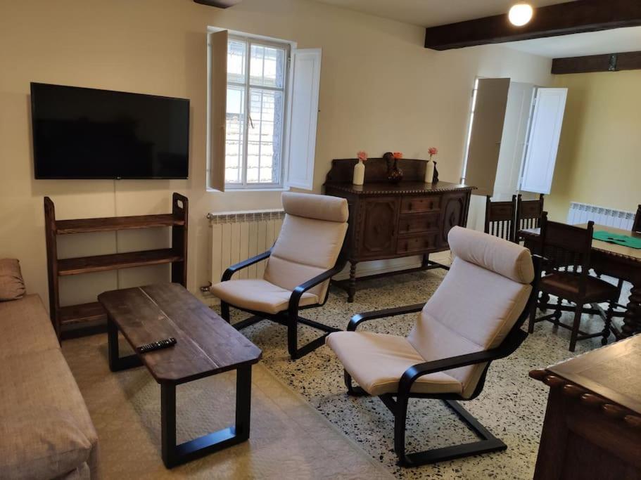 Casa Carmina: Casa Para Pequenos Grupos En El Corazon De Galicia O Irixo Eksteriør billede